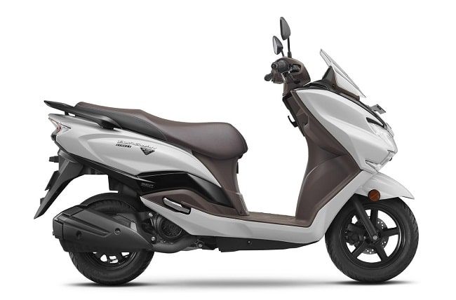 Suzuki Burgman Street - Pearl Mirage White 1