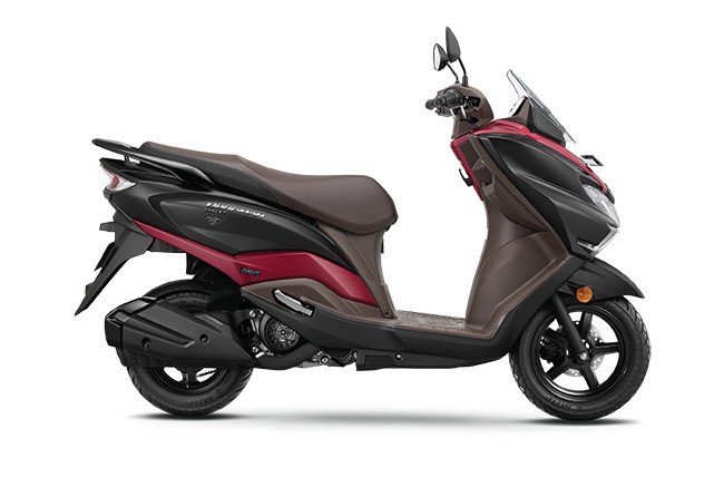 Suzuki Burgman Street - Metallic Matte Black 2